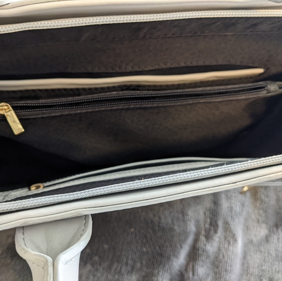 Structured Handbag - Picture 4 of 6